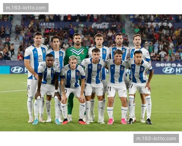 比利亚雷亚尔防线轮换深度 多名后卫伤缺影响战术稳定性